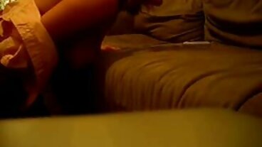 કર્વી બ્યુટી એલેક્સ બ્લેક તેના મોટા સ્તનોને ઉછળવાથી બચાવે છે જ્યારે હમ્પ્ડ થાય છે સેકસી સેકસી બીપી વીડીયો