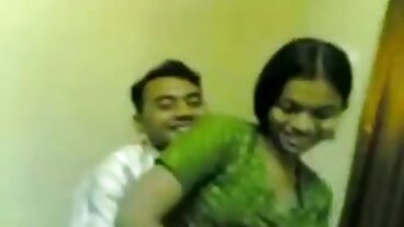 VIXEN નિપુણતાથી સેકસી બીપી વીડીયો સેકસી બીપી વીડીયો ટેટૂ યાટ-બેબ ડેક પર પાઉન્ડ કરે છે