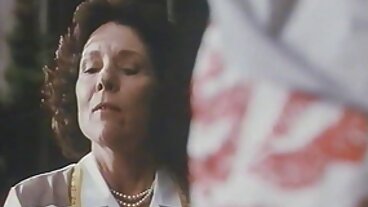 ડેઇઝી લીનને સેકસી બીપી પીચર વીડીયો તેના સાવકા ભાઈ દ્વારા ટીખળ કરવામાં આવે છે અને તેને હલાવી દેવામાં આવે છે