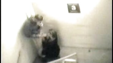 ઝો ક્લાર્ક તેના હંગ ટ્યુટર સાથે હાર્ડબોલ રમે સેકસી બીપી પીચર વીડીયો છે