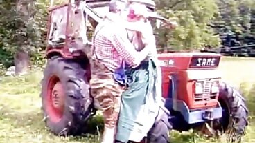 યુવાન સોનેરી તેણીના કાળા સાવકા પિતા સાથે વાહિયાત ત્રીપલ એક્સ સેકસી બીપી વીડીયો