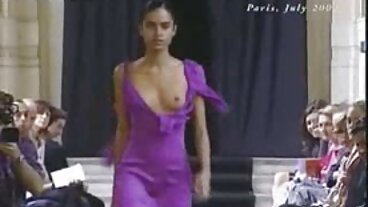 ડ્રેસિંગ રૂમમાં પ્રી-પોર્ન સ્લિટ લિકિંગ એક્શન ફુલ સેકસી બીપી વીડીયો